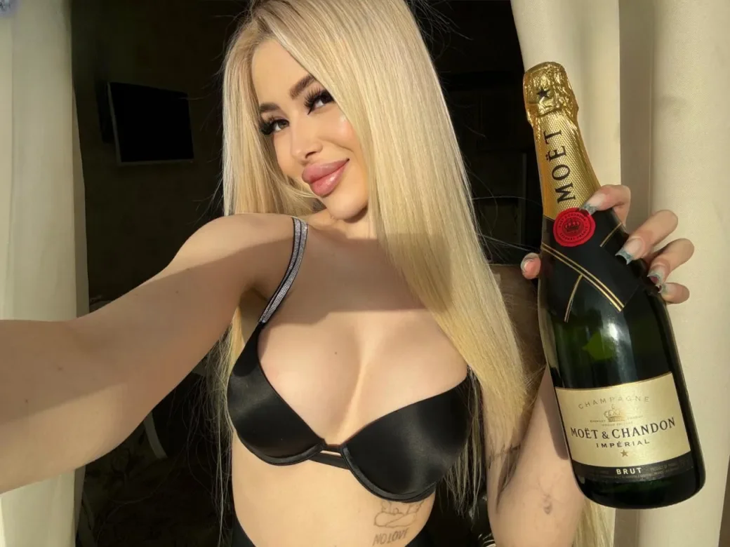 Kristina DOLL BRATZ PORNSTAR thumbnail 14