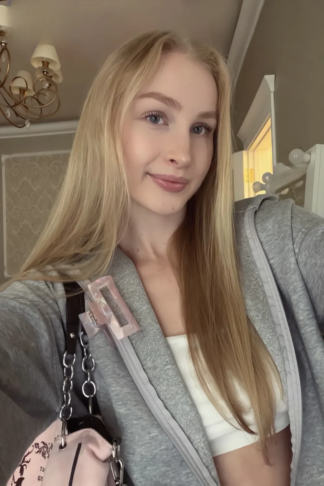 Chloe thumbnail 21