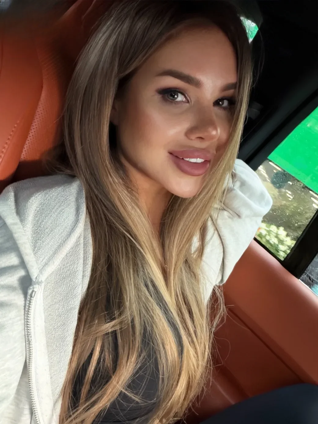 Samantha thumbnail 10