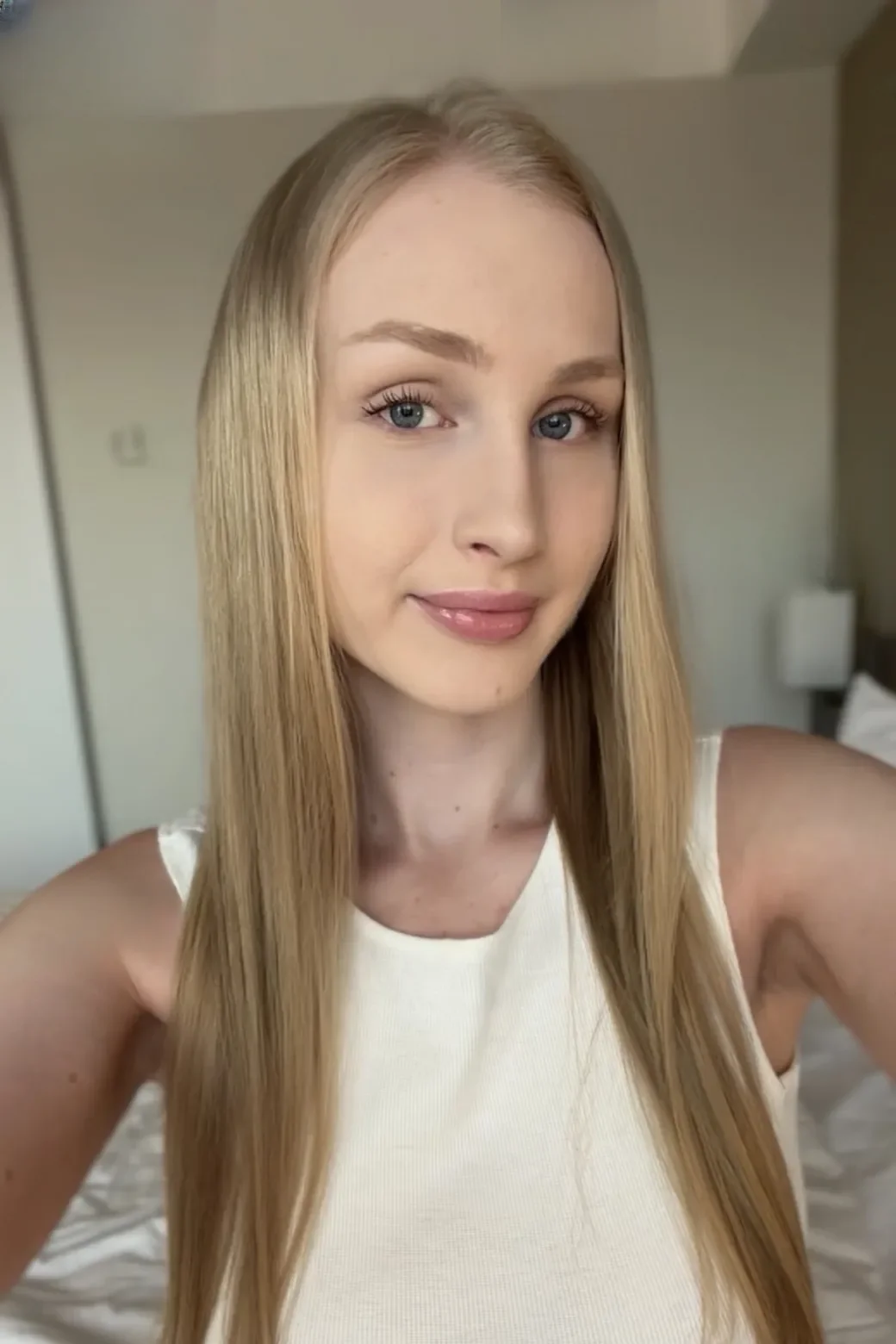 Chloe thumbnail 10
