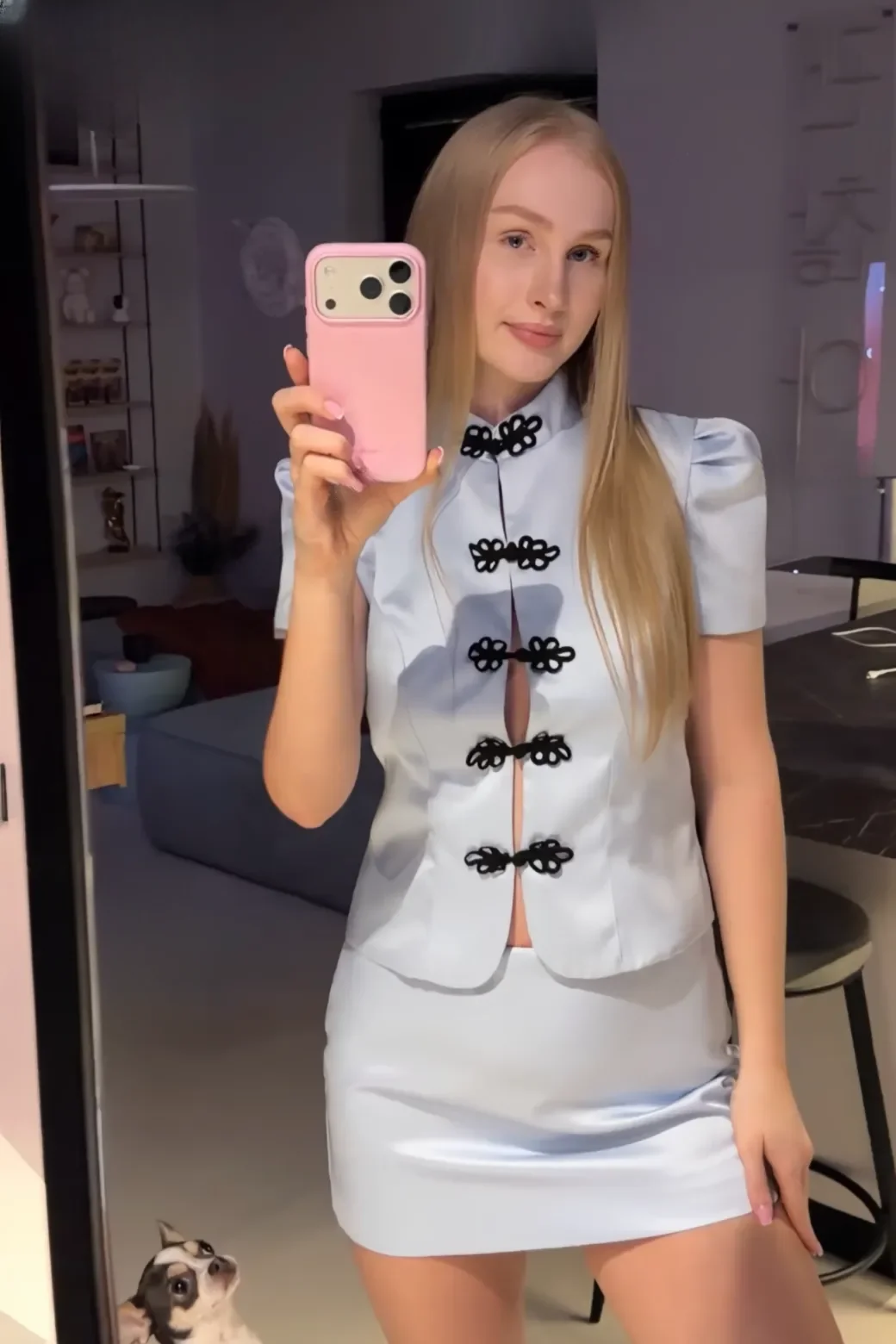 Chloe thumbnail 6