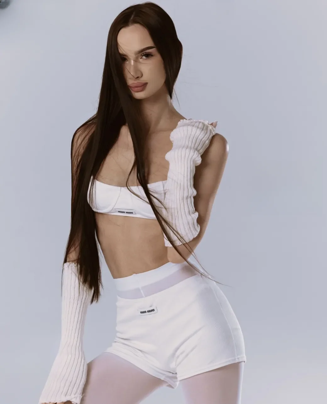 Emiliya thumbnail 10