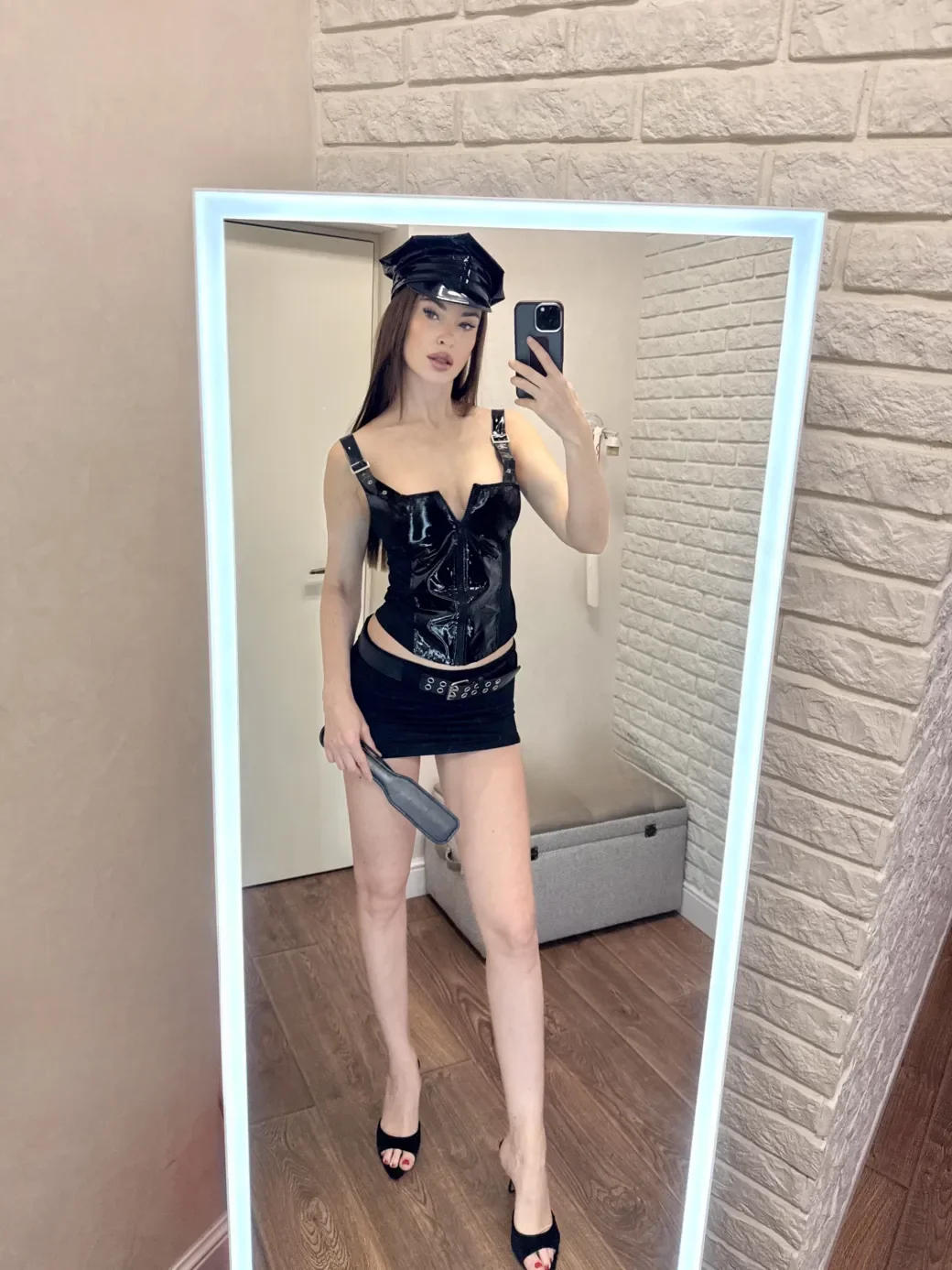 Dominatrix Mari thumbnail 5