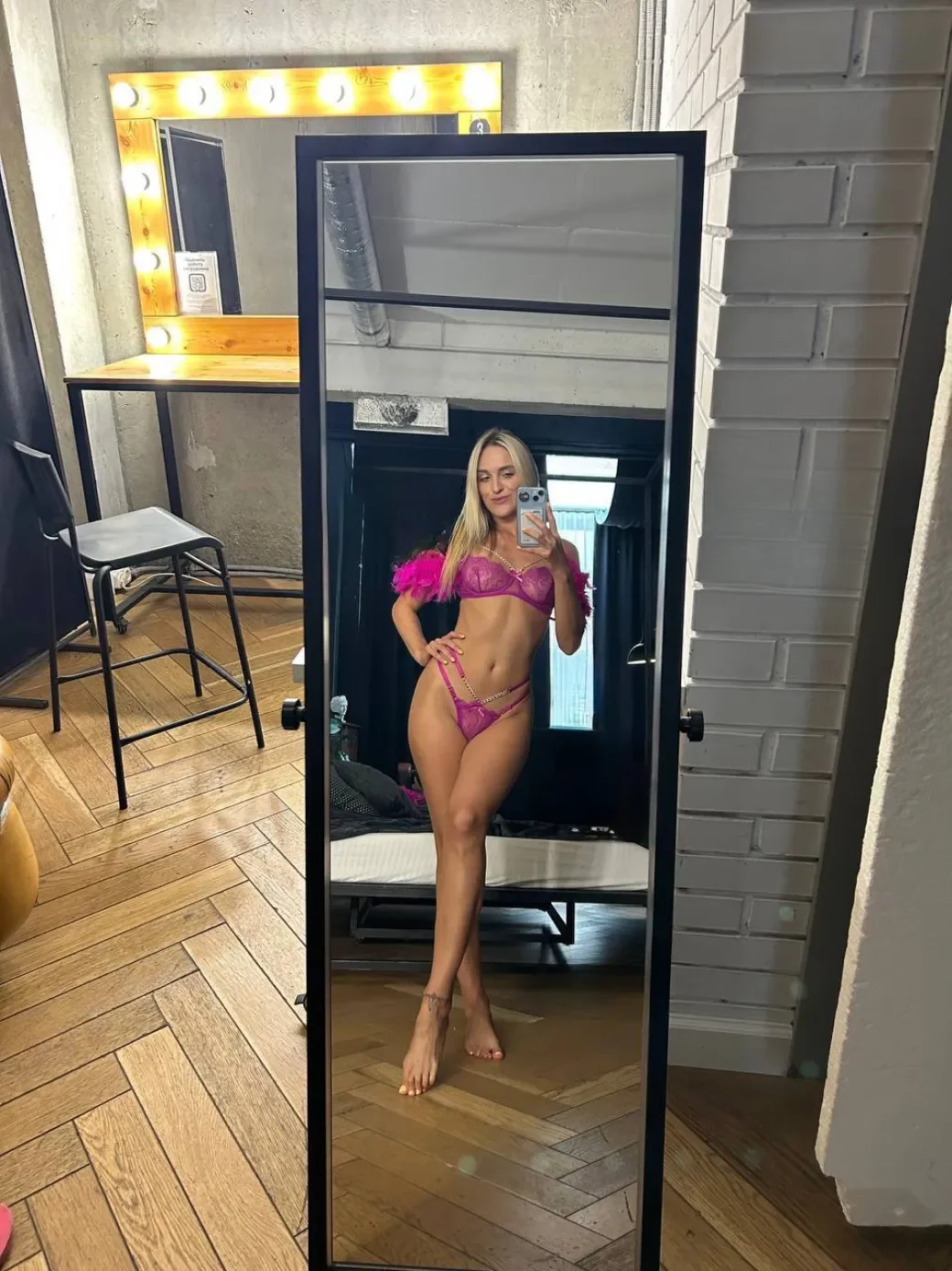 Elina thumbnail 21